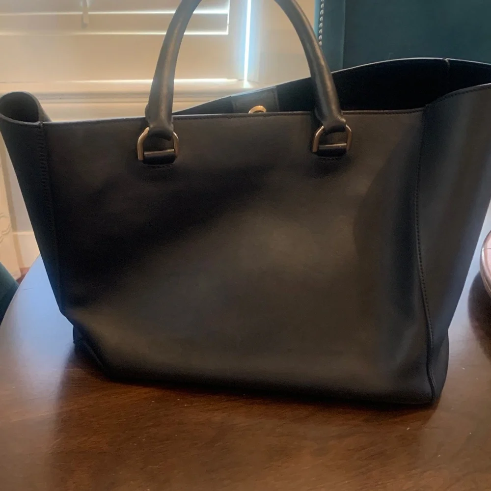 Mulberry Willow tote with zip out clutch - Picture 4 of 8